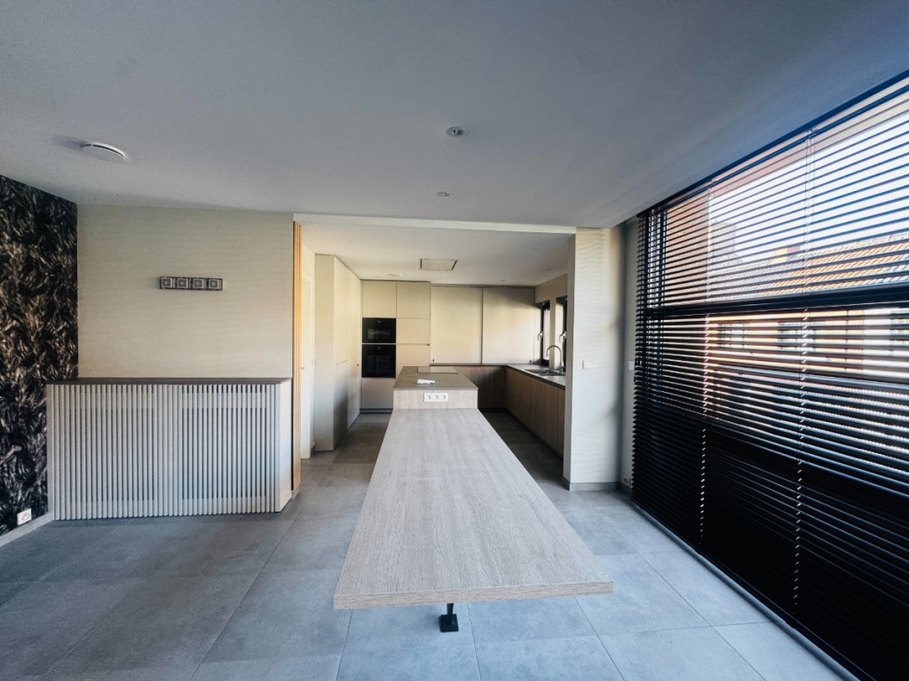 Stationsstraat - 98 - - 8880