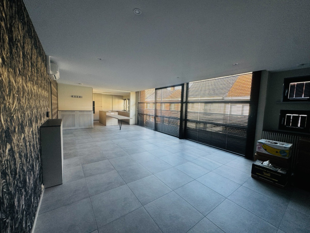 Stationsstraat - 98 - - 8880