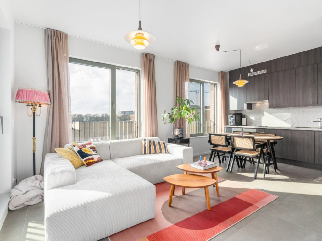 Leo J. Krynlaan - 27 - 202 - 2050