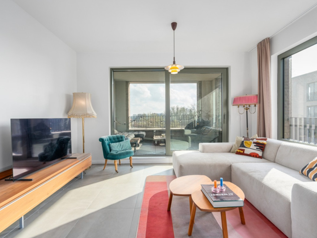 Leo J. Krynlaan - 27 - 202 - 2050