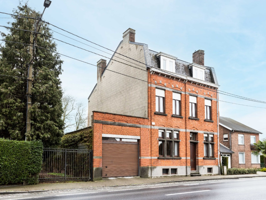 Stationsstraat - 86 - - 8551