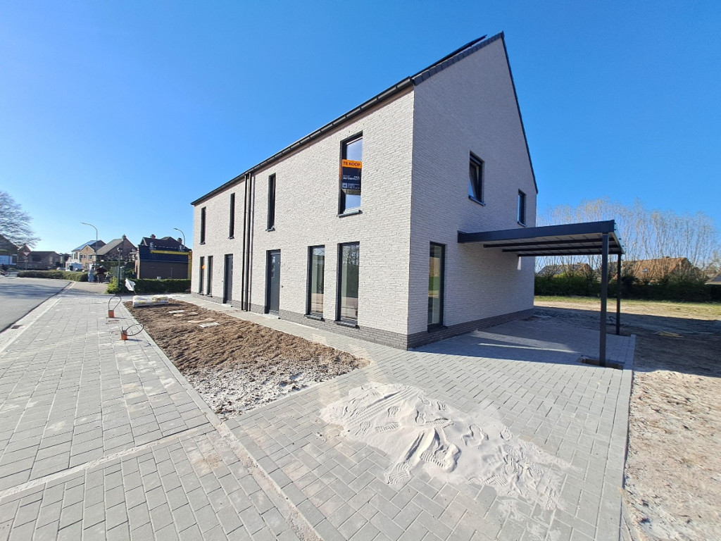 Meersstraat/Watermolenstraat - - - 8520