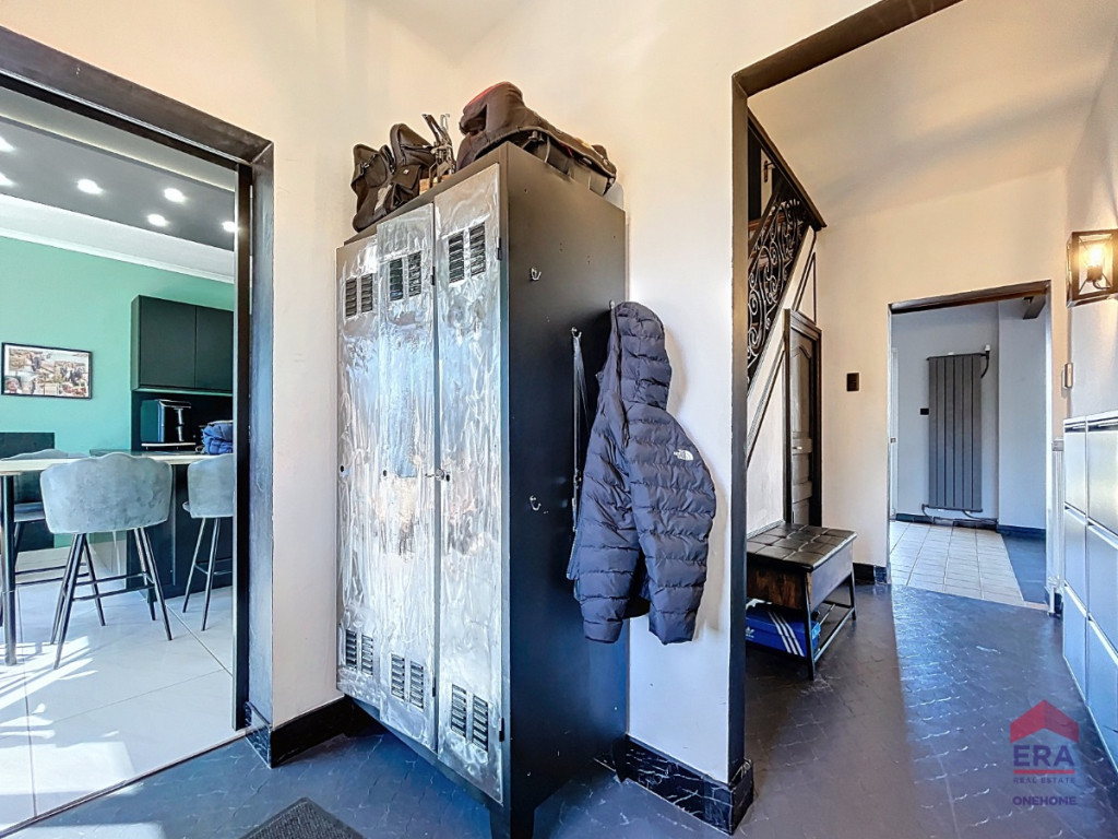 Place Félix Moinil - 269 - - 5300