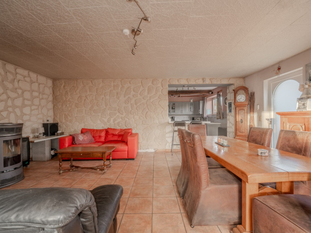 Rue Darville - 32 - - 5380