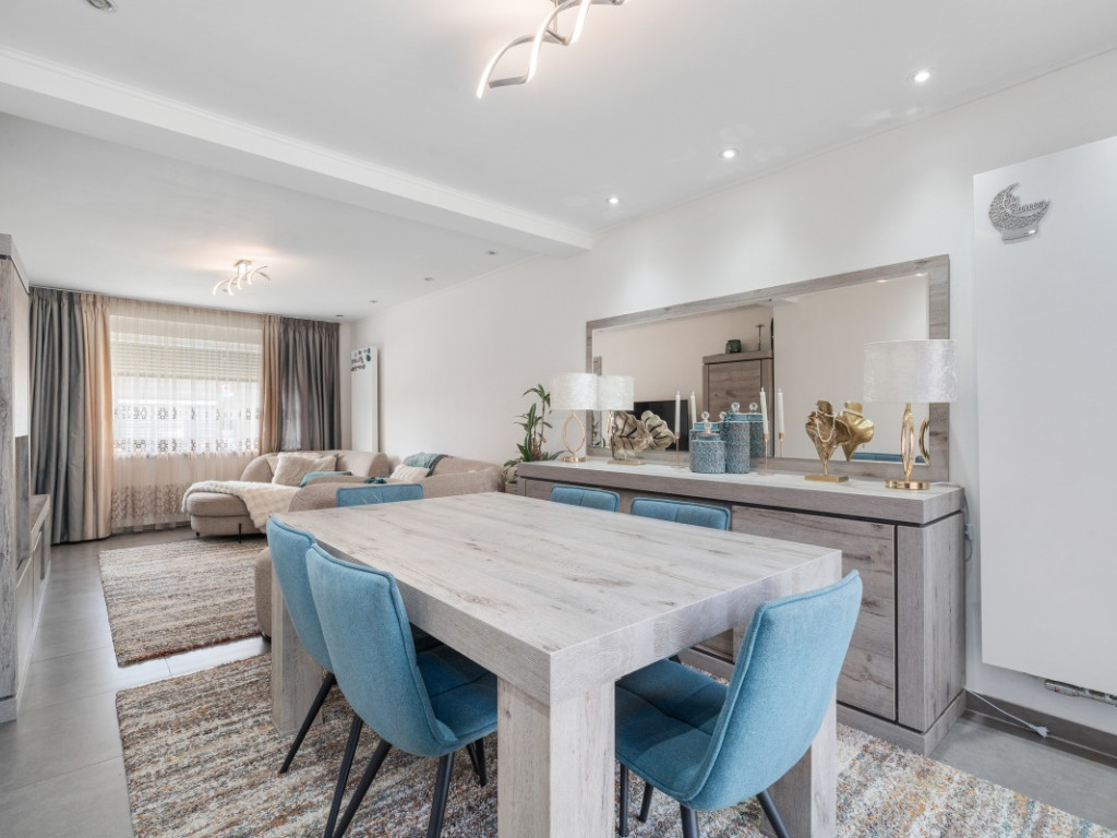 Ros Beiaardstraat - 28 - - 9200