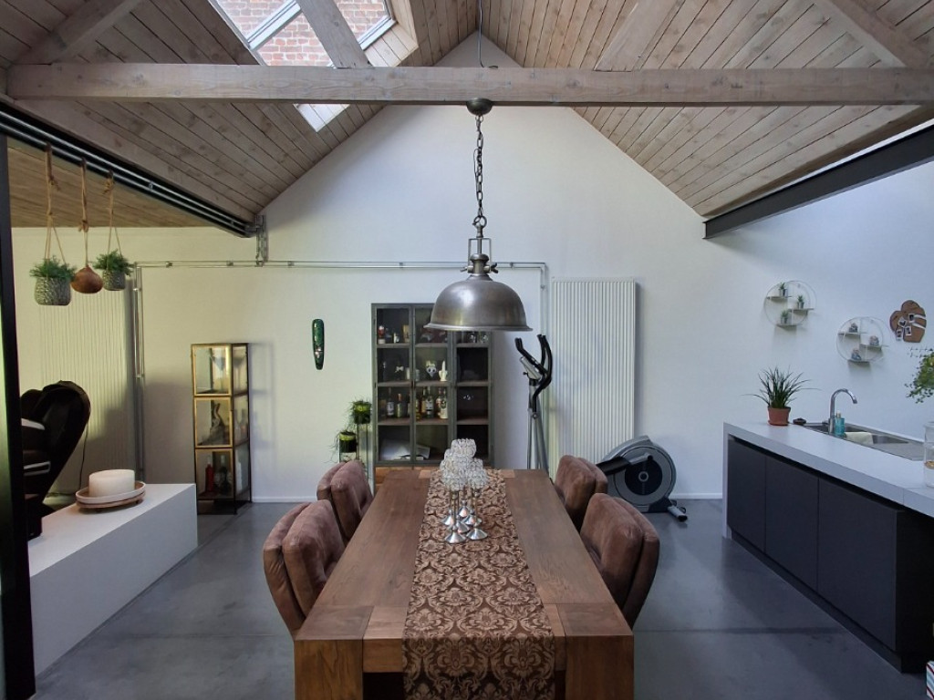 Weggevoerdenstraat - 3 - - 9400