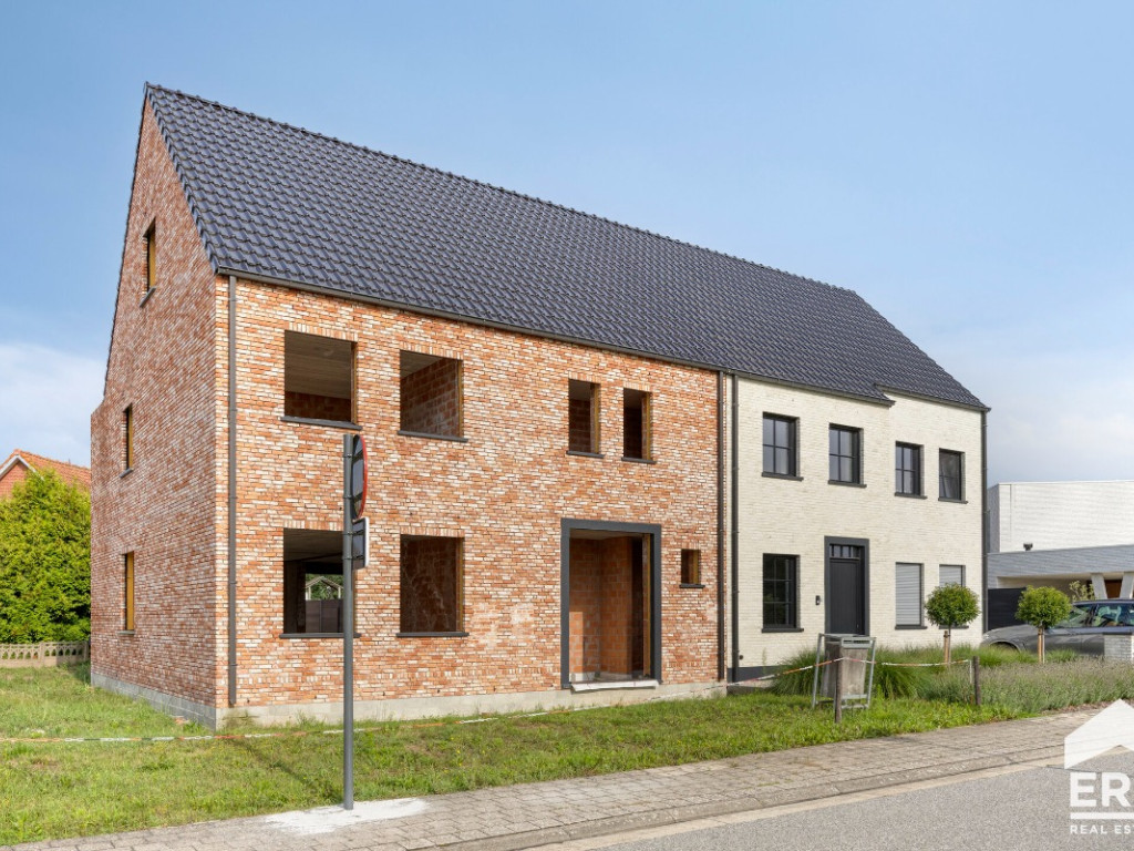 Hollestraat - 2 - - 2440