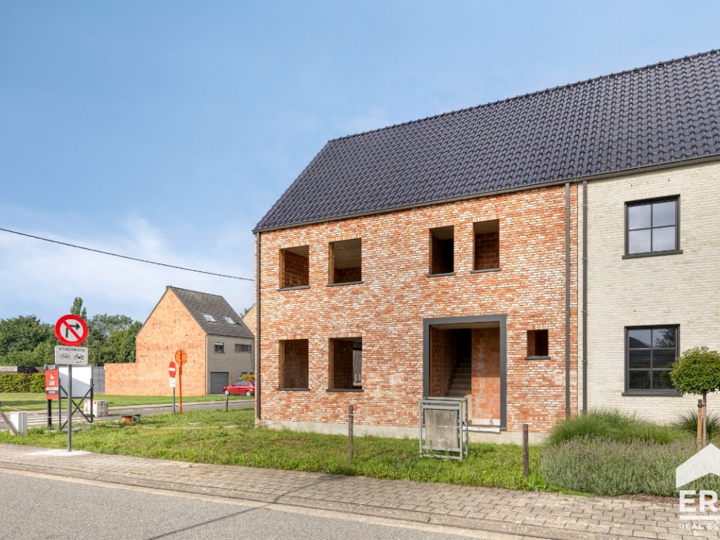 Hollestraat - 2 - - 2440