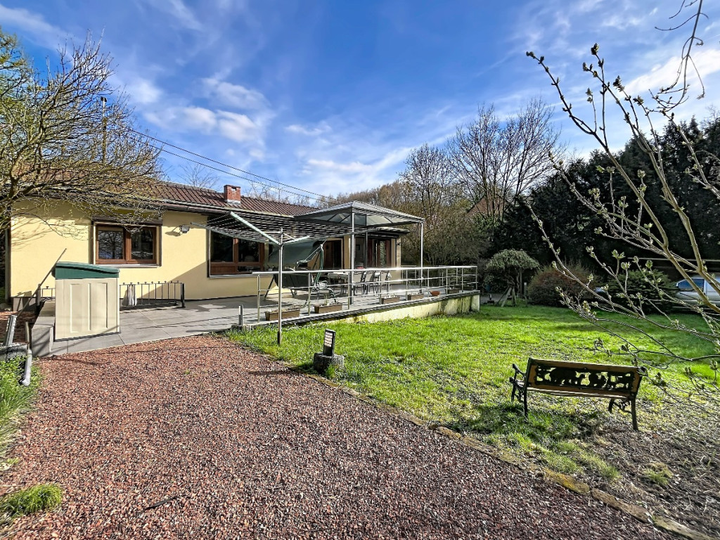 Rue Bairoua - 93 - - 4000