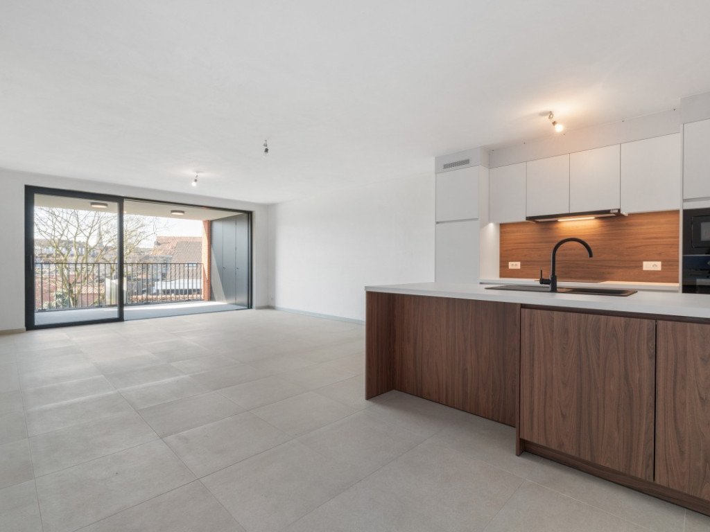 Staatsbaan - 76* - - 1.3 - 9870