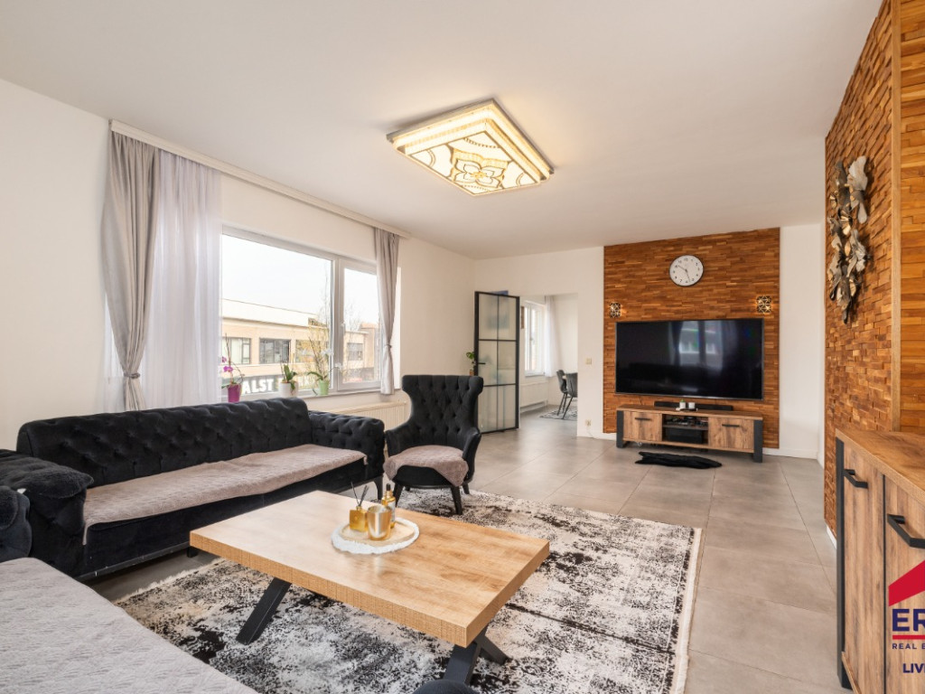 1 Meistraat - 3 - - 9300