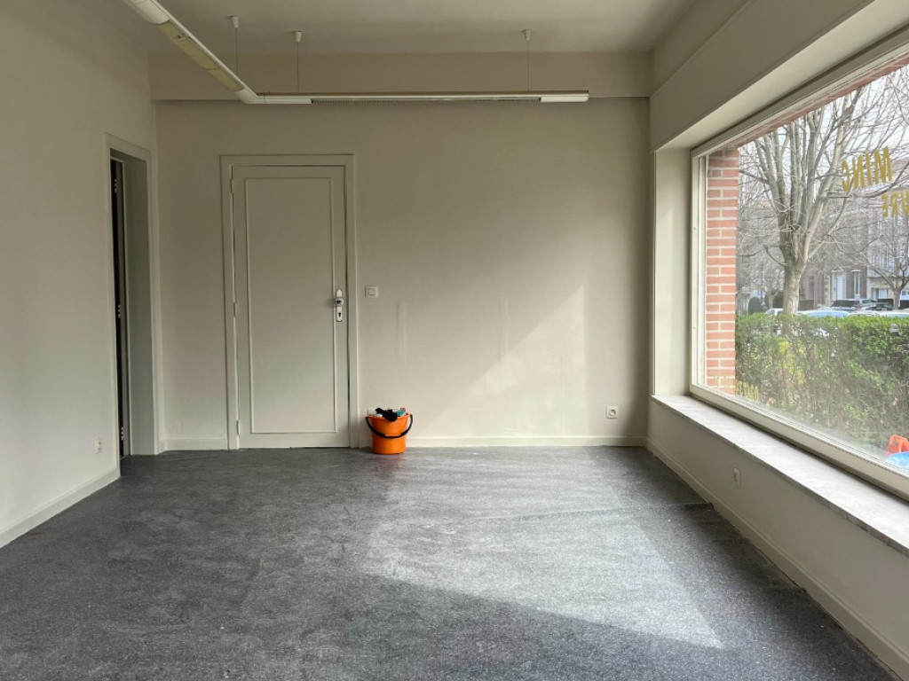 Avenue Herbert Hoover - 215 - - 1200