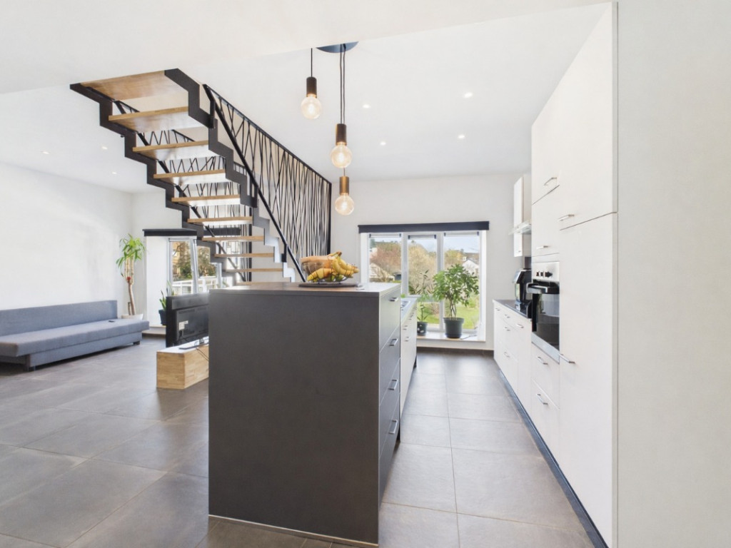 Rue de l'ancienne gare - 16 - - 6880