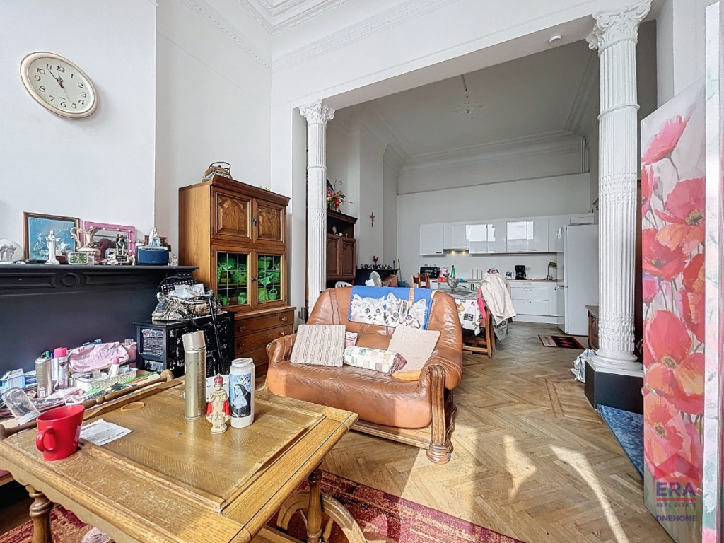 Place des Tilleuls - 49 - REZ AVANT - 5300