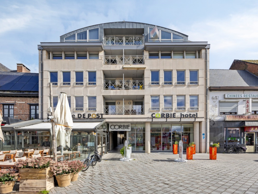 Markt - 54 - F - 2440