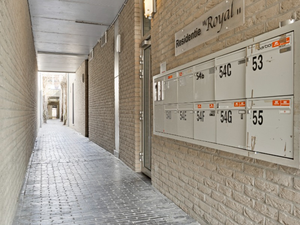 Markt - 54 - F - 2440