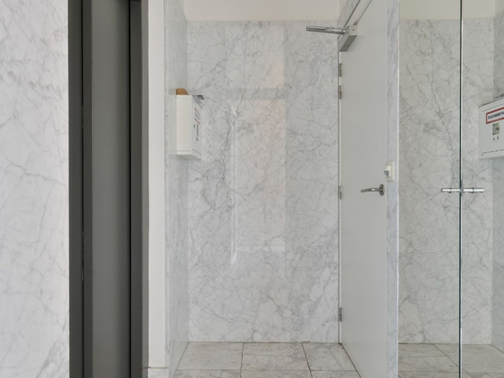 Markt - 54 - F - 2440