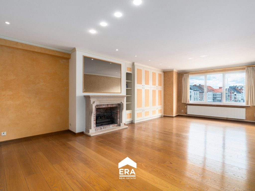 Markt - 4 - 4 - 9900