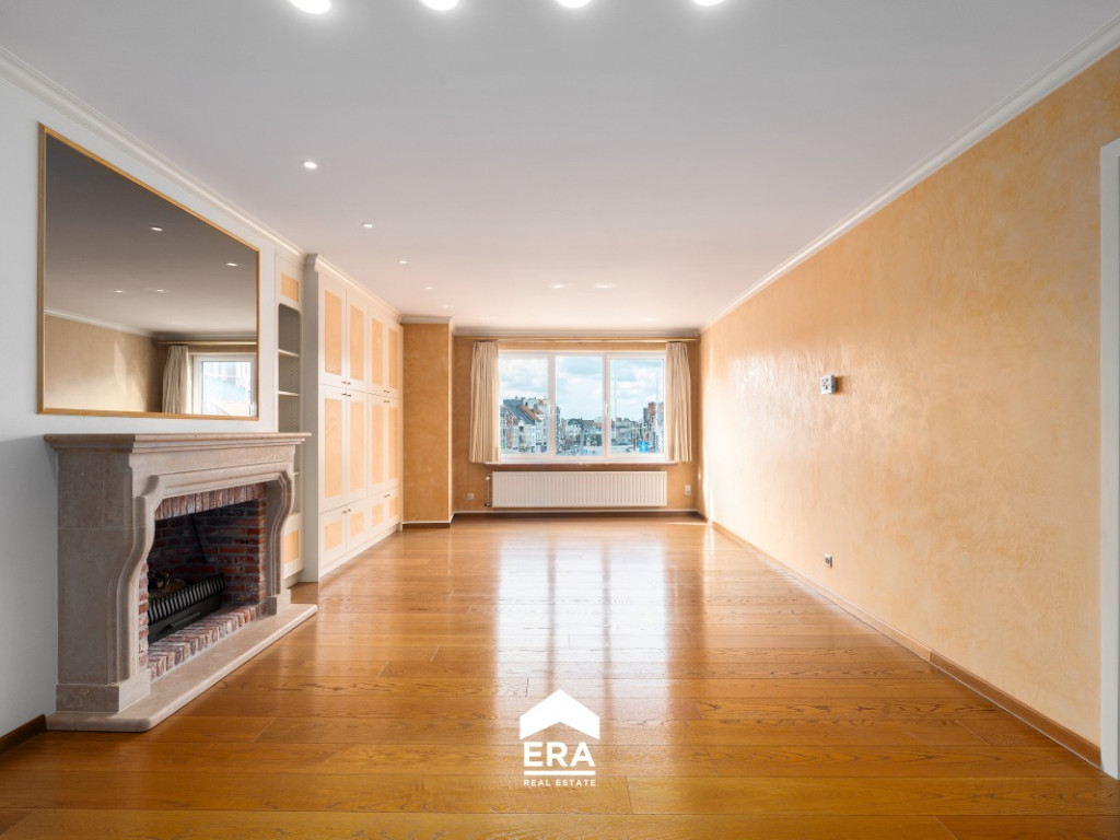 Markt - 4 - 4 - 9900