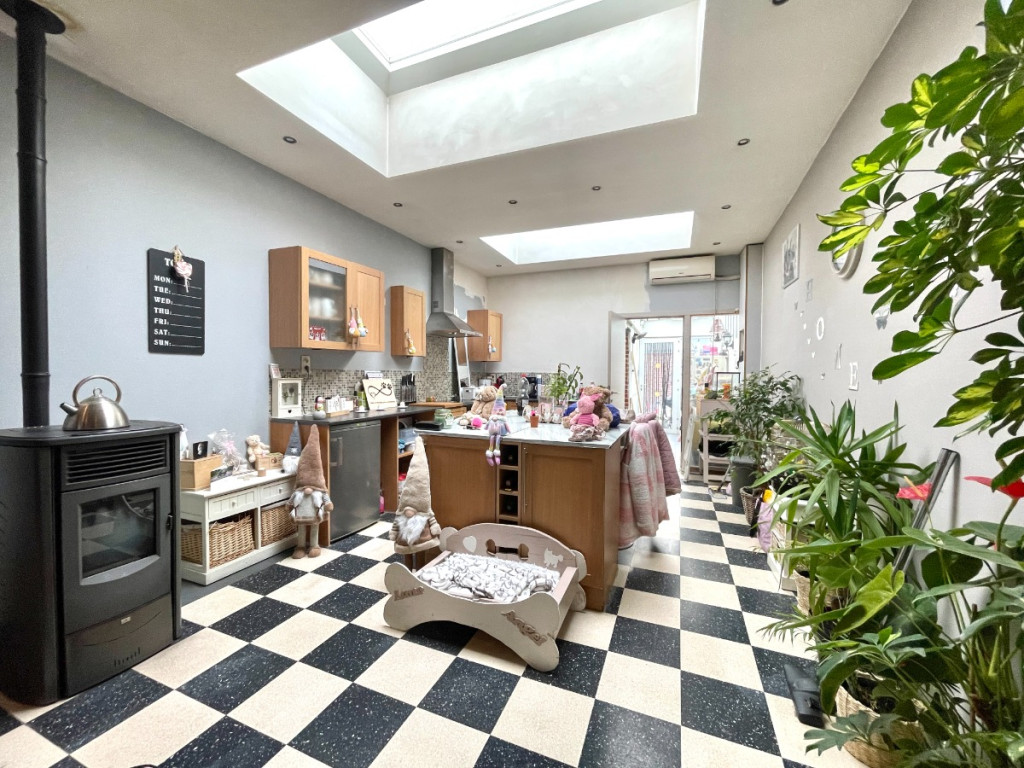 Ontvoogdingsstraat - 44 - - 8930