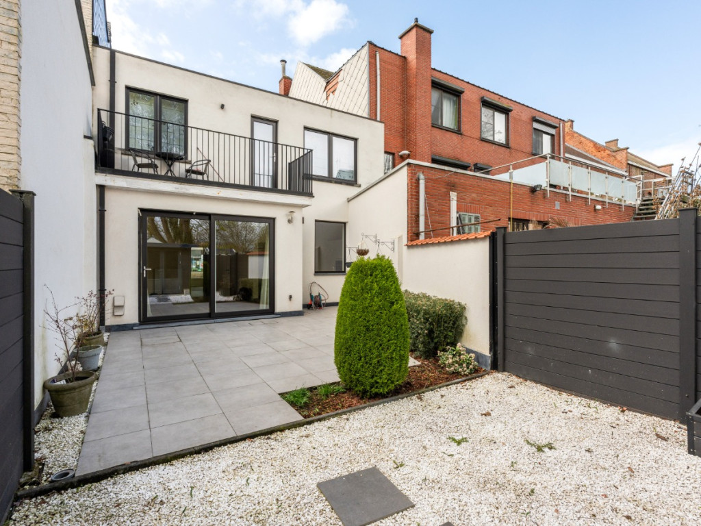 Dries - 13 - Bus 001 - 9170