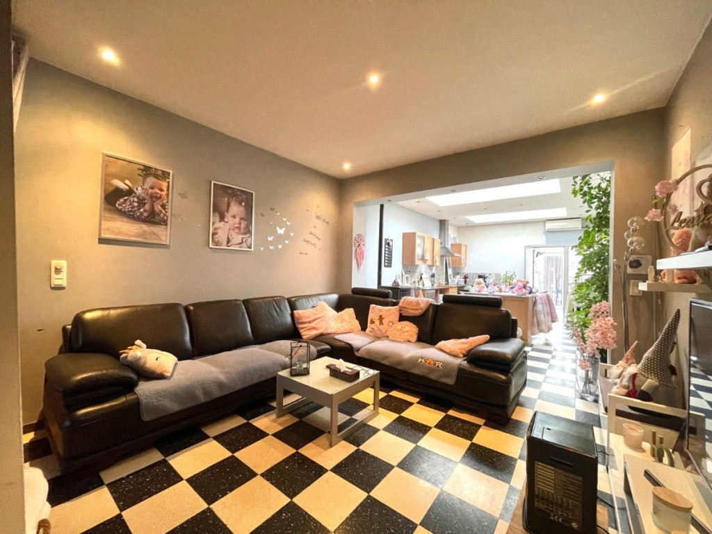 Ontvoogdingsstraat - 44 - - 8930