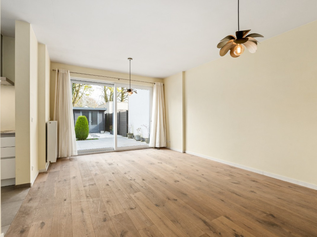 Dries - 13 - Bus 001 - 9170