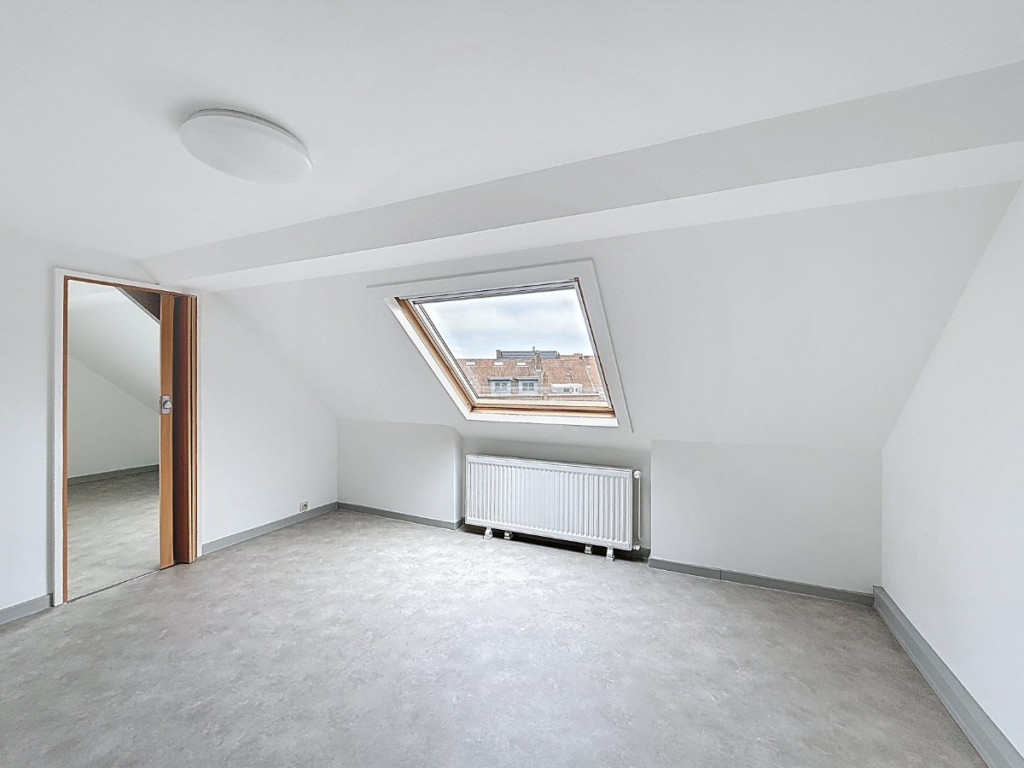 Avenue de l'Enseignement, - 23 - D - 7330