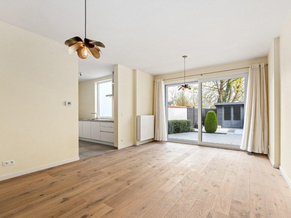 Dries - 13 - Bus 001 - 9170