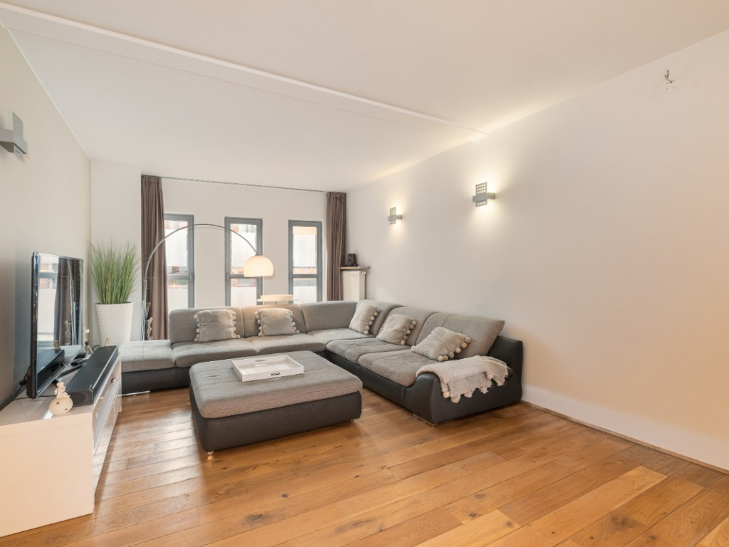 Lessensestraat - 67 - - 9500