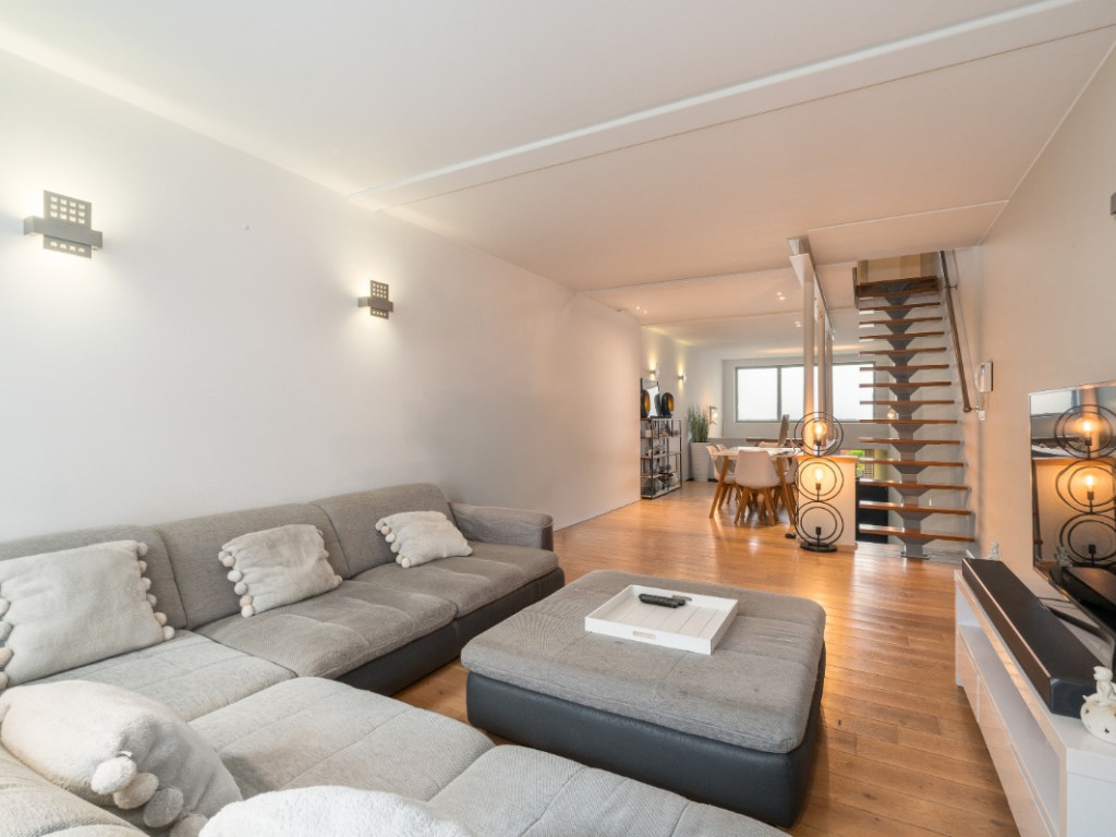 Lessensestraat - 67 - - 9500