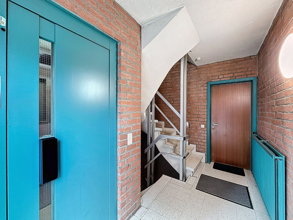 Avenue de l'Enseignement, - 23 - D - 7330