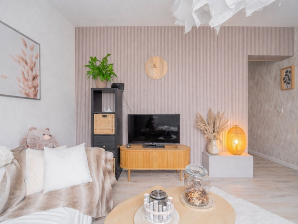 Rue de la Démocratie - 94 - - 4102