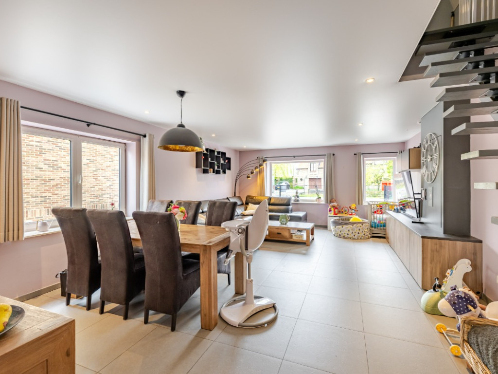 Stationsstraat - 18 - - 9961