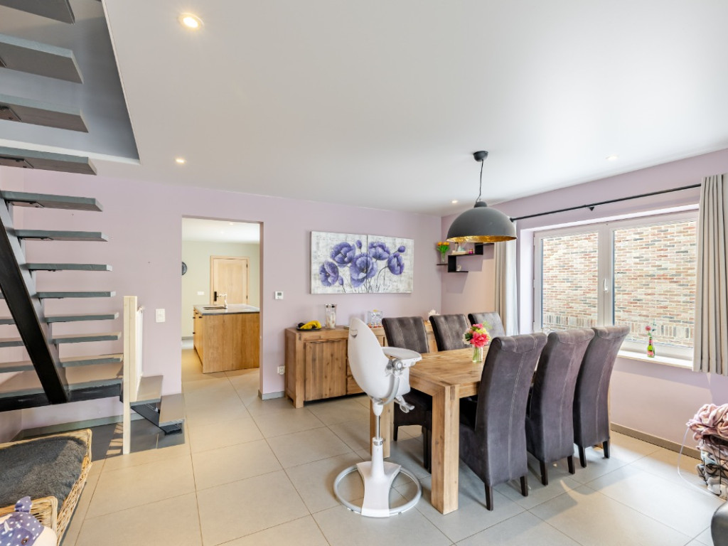 Stationsstraat - 18 - - 9961