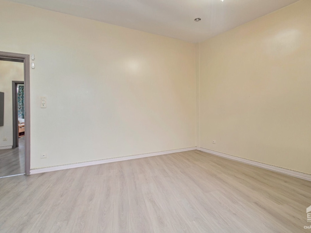 Rue Longue Vie - 34 - - 1050