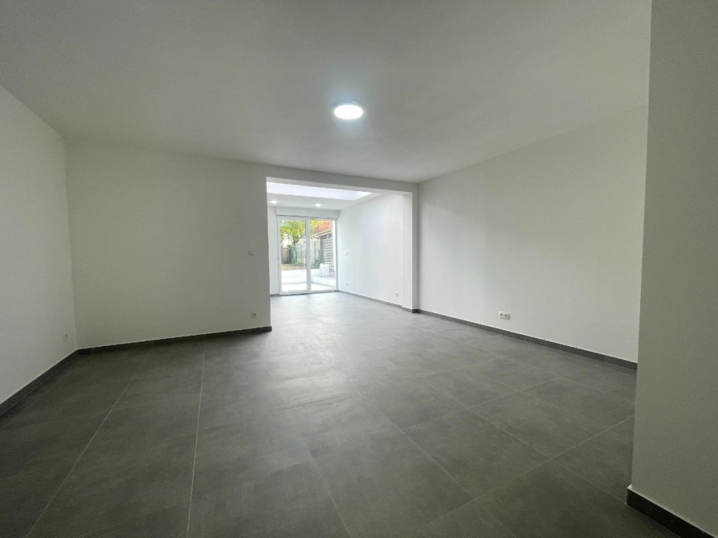 Stationsstraat - 58 - - 8880