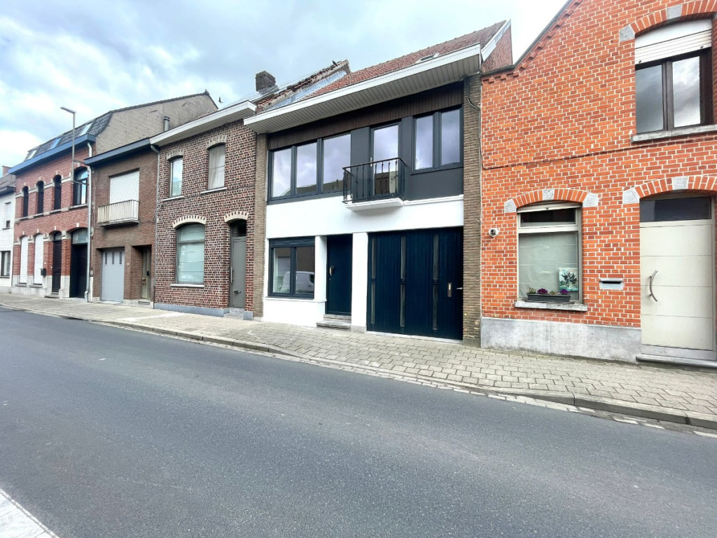 Stationsstraat - 58 - - 8880