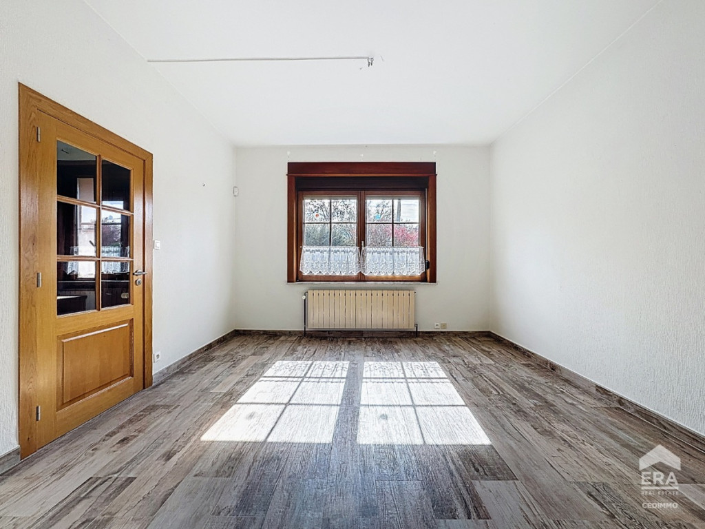 Rue Adolphe Debienne - 21 - - 6210