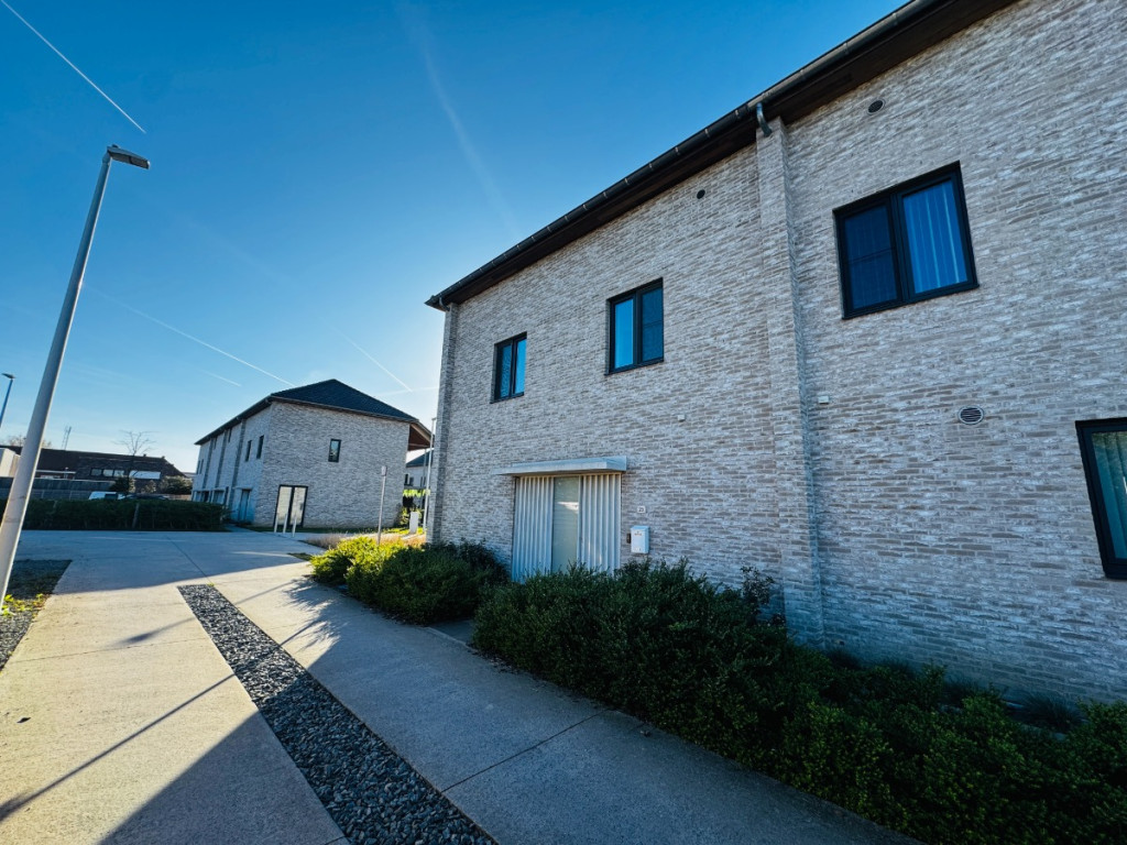 Eendrachtstraat - 23 - - 8940