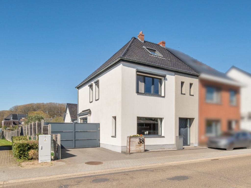 Stationsstraat - 38 - - 3545