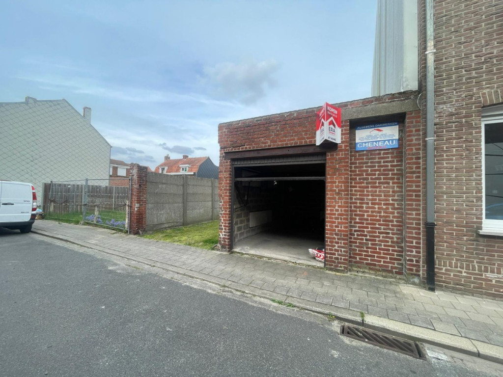 Dynastiestraat - 24+ - GARAGES - 8930