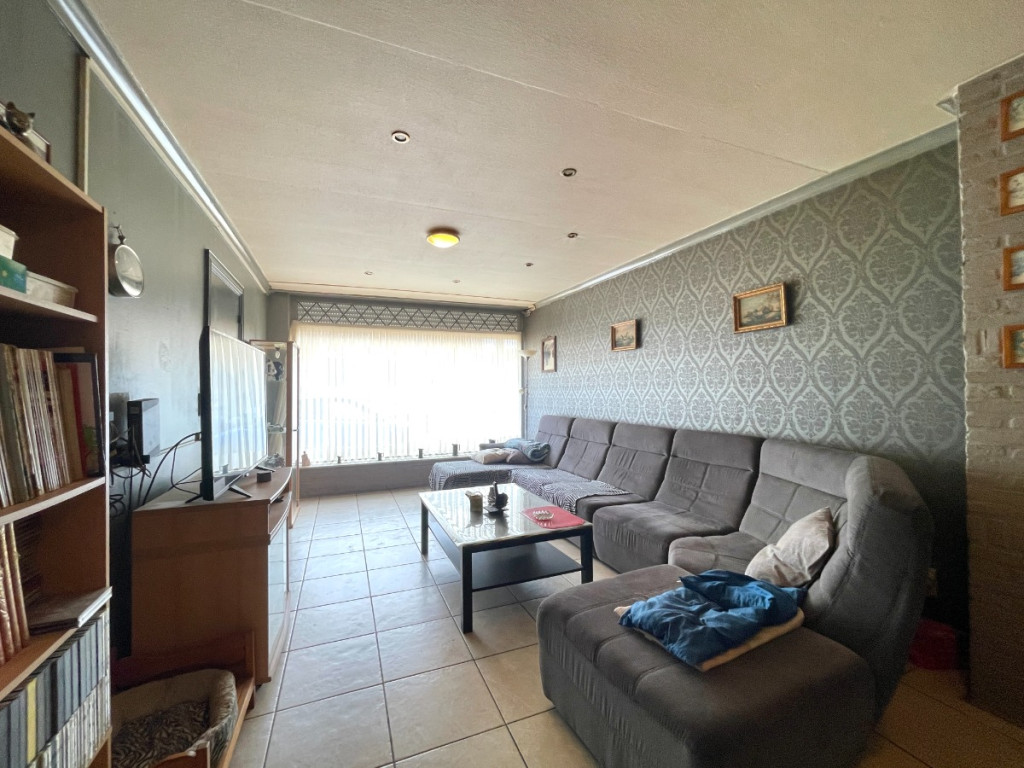 Dorpsplein - 14 - - 8851