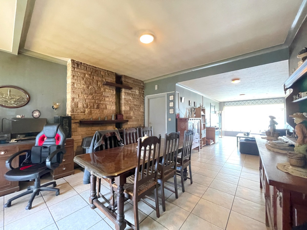 Dorpsplein - 14 - - 8851