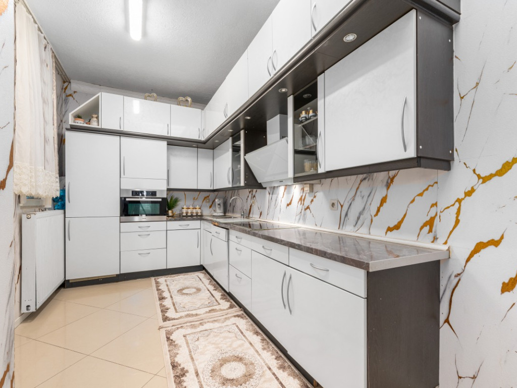 Heistraat - 38 - - 9100