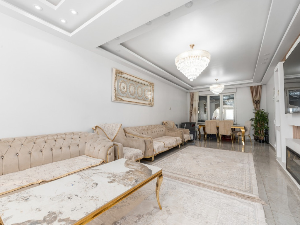 Heistraat - 38 - - 9100