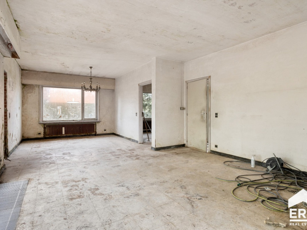 Hoge Lane - 31 - - 8200