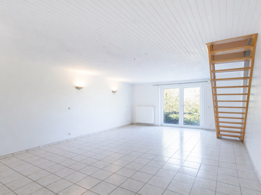 Place de la Goutelle - 231 - - 5550