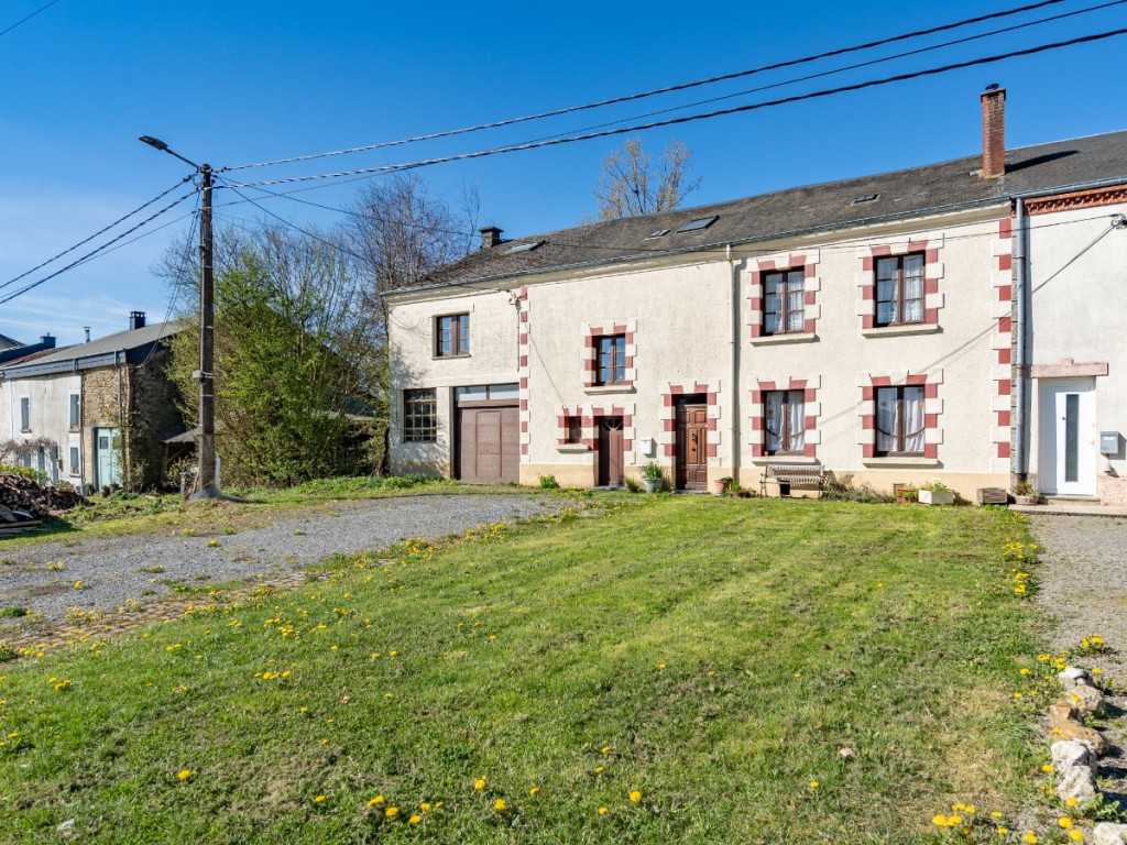 Place de la Goutelle - 231 - - 5550