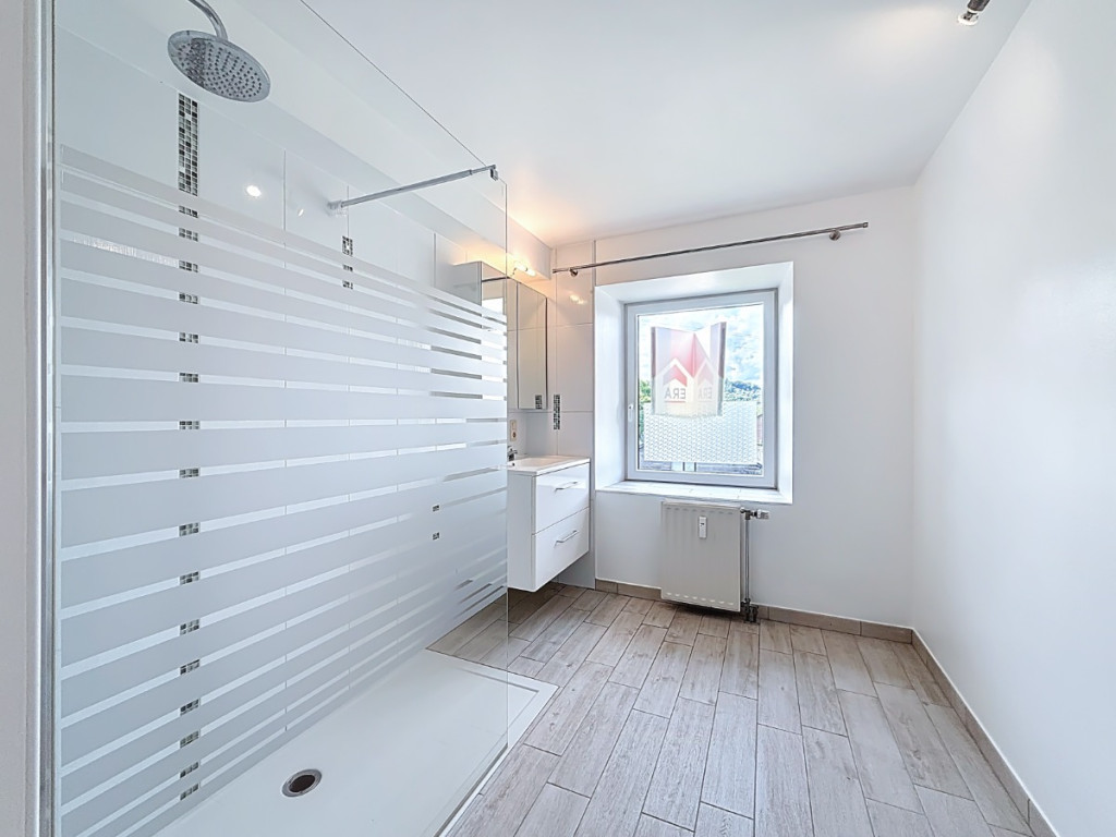 rue de la roche - 85 APP 6 - - 6990